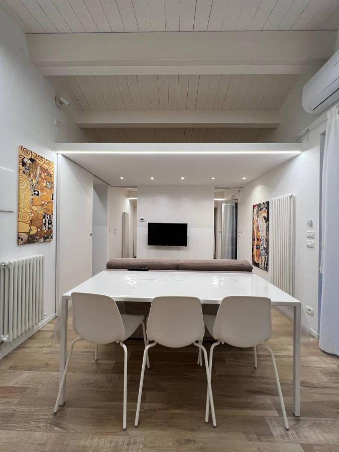 Apartamento Casa Klimt Vicinissima Al Mare Parcheggio Privato Gratuito Se Disponibile Pescara Exterior foto