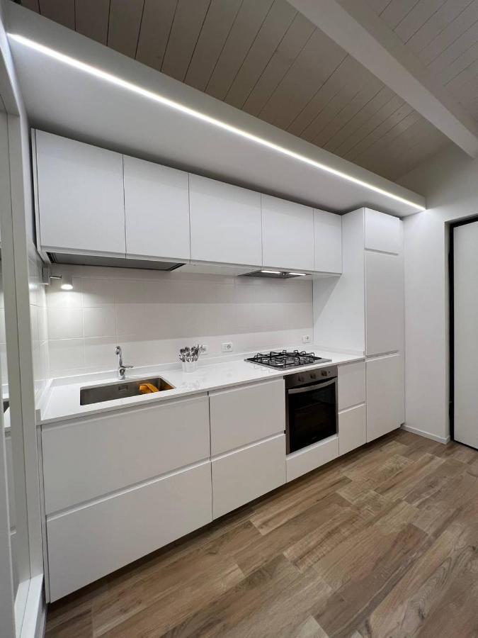 Apartamento Casa Klimt Vicinissima Al Mare Parcheggio Privato Gratuito Se Disponibile Pescara Exterior foto