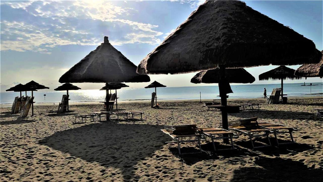 Apartamento Casa Klimt Vicinissima Al Mare Parcheggio Privato Gratuito Se Disponibile Pescara Exterior foto